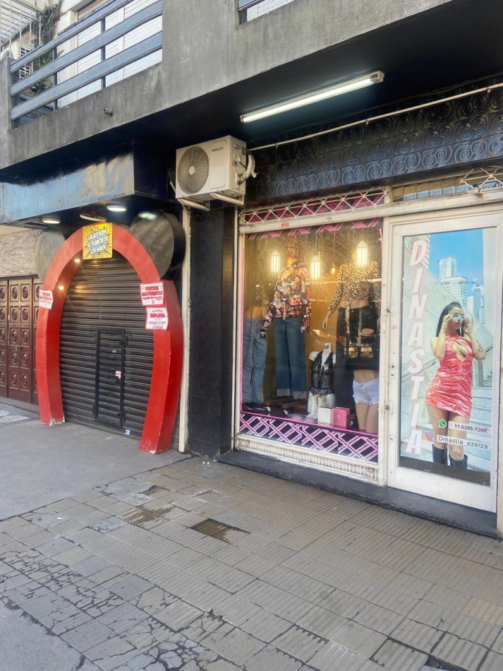 CENTRO COMERCIAL DE EZEIZA - Gran local en alquiler