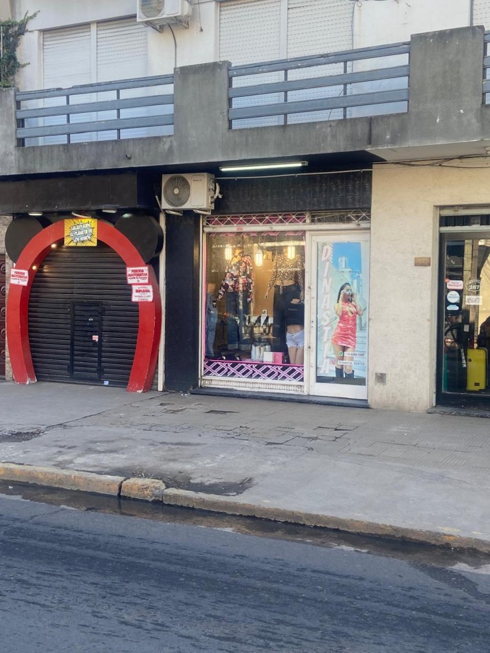 CENTRO COMERCIAL DE EZEIZA - Gran local en alquiler