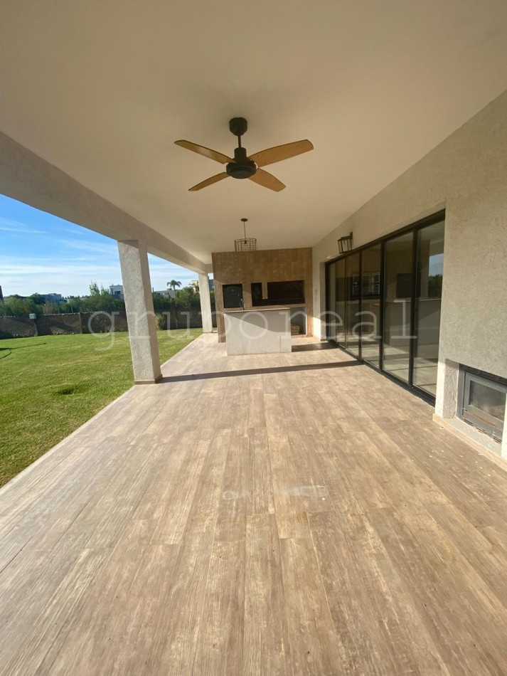 Casa en venta en Lagos De Canning