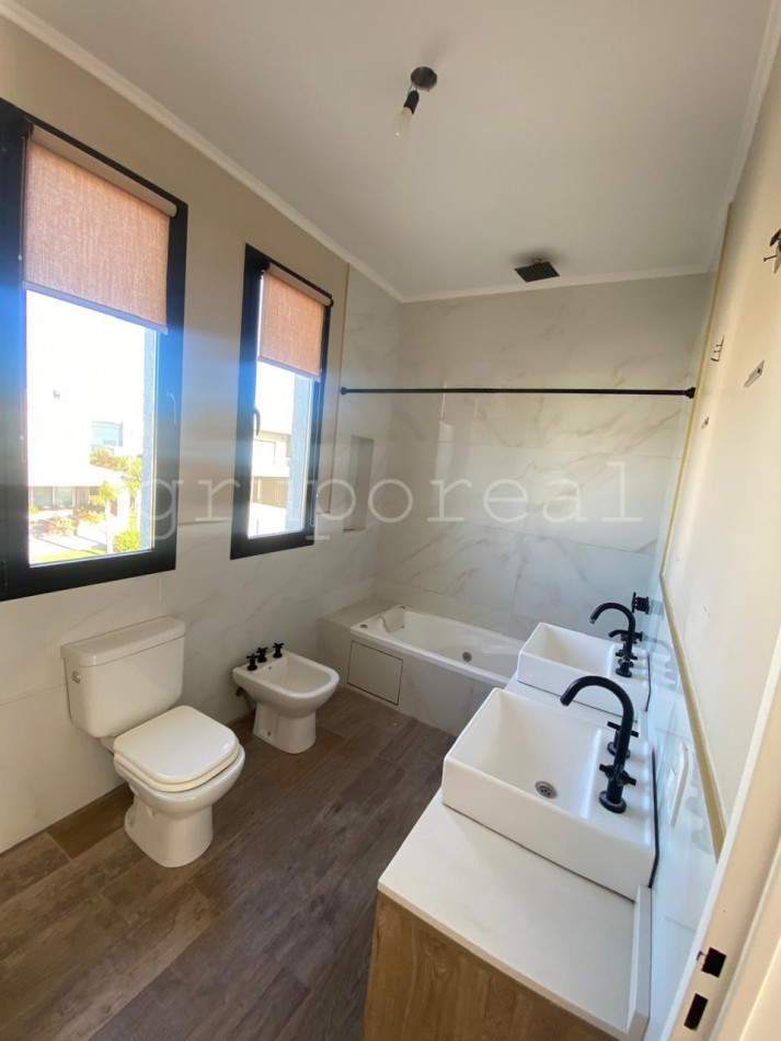 Casa en venta en Lagos De Canning