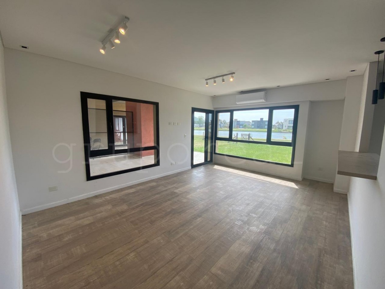 LOS TALAS - Departamento 2 ambientes con gran parque privado a la laguna