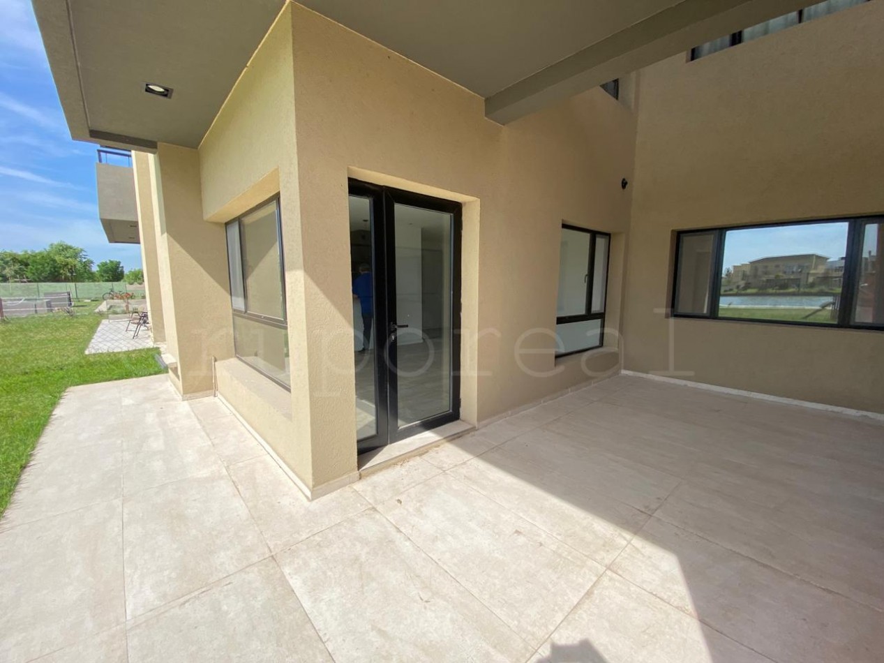 LOS TALAS - Departamento 2 ambientes con gran parque privado a la laguna