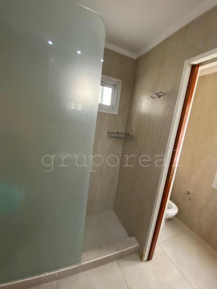 EL OMBU -  Casa 4 dormitorios sobre gran lote con hermosa vistas a la laguna