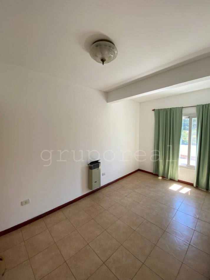 EL OMBU -  Casa 4 dormitorios sobre gran lote con hermosa vistas a la laguna