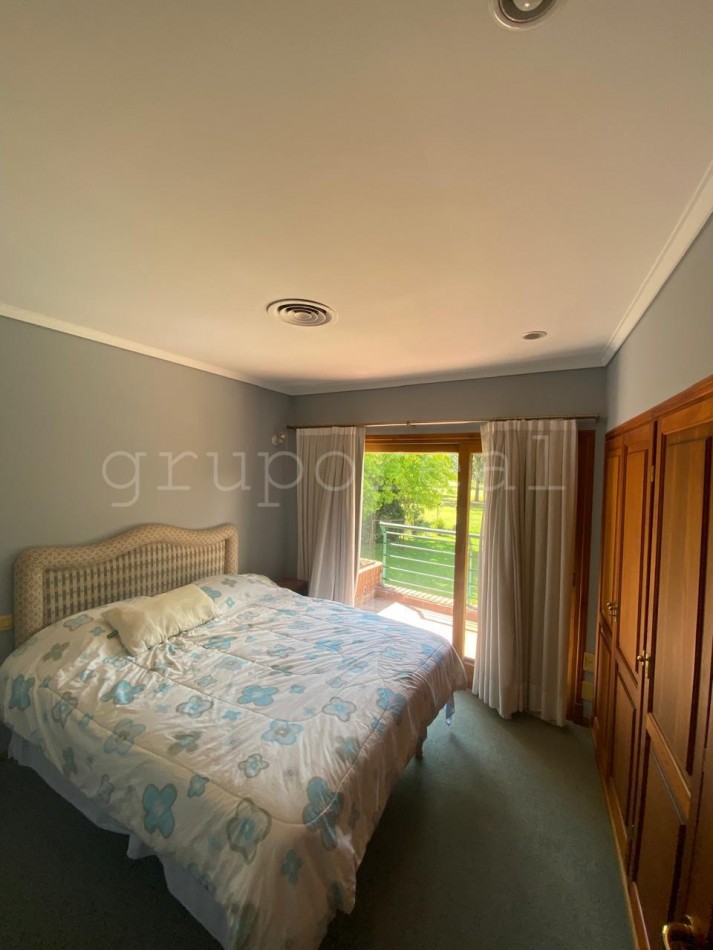 EL OMBU - 5 dormitorios sobre lote con hermosa vista al golf