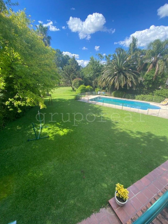 EL OMBU - 5 dormitorios sobre lote con hermosa vista al golf