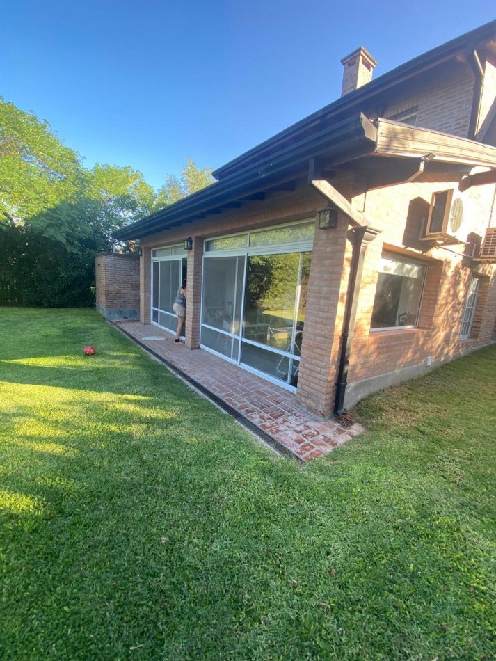 EL ROCIO - Alquiler Anual - Excelente Ubicacion cerca del ingreso al barrio - 3 dormitorios 