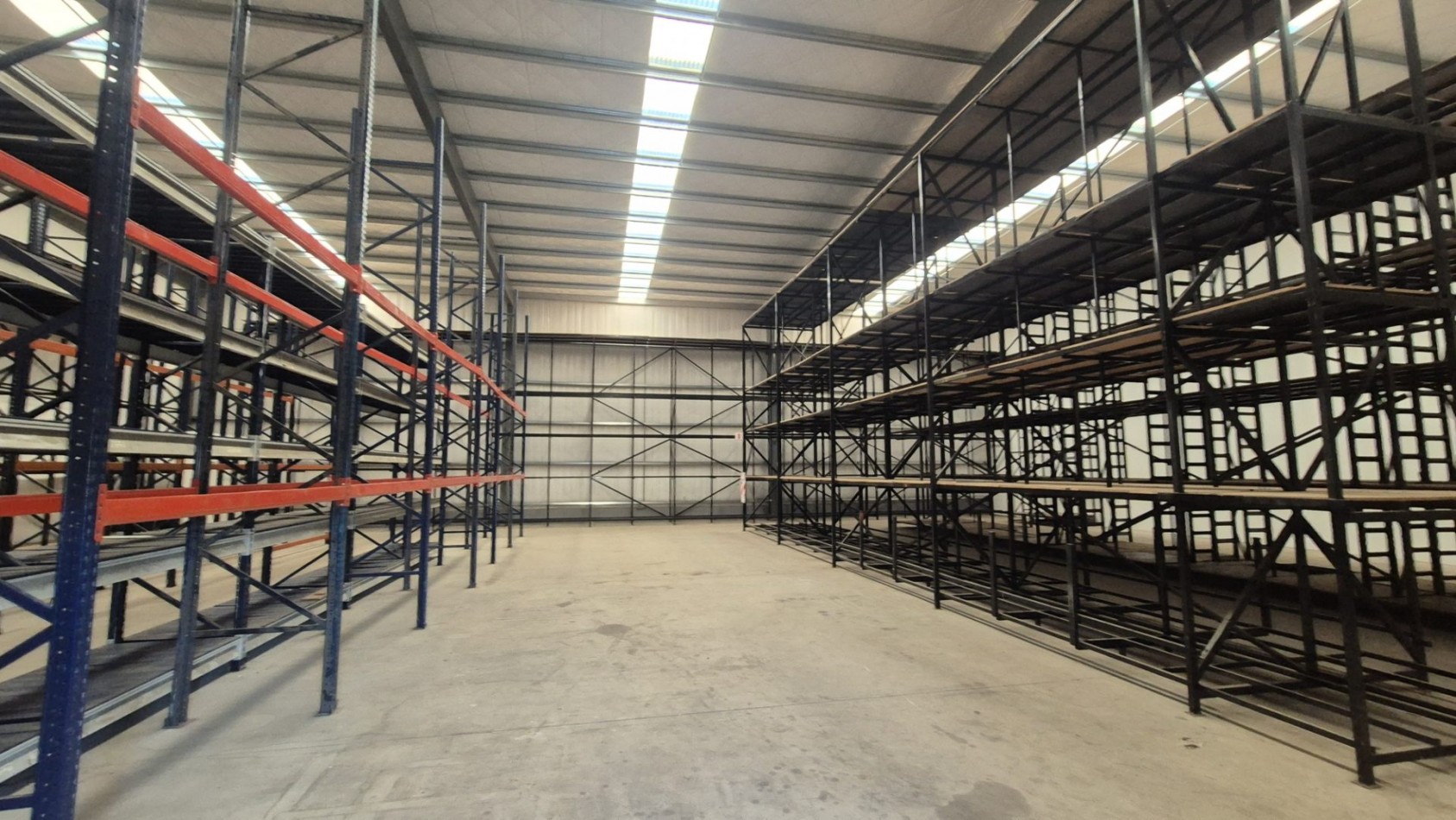 NAVE 600 m2 - Zona Parque Industrial