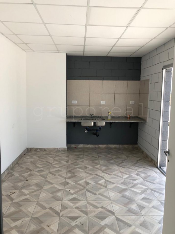 POLO INDUSTRIAL EZEIZA - Nave Industrial 3000 m2 con oficinas 