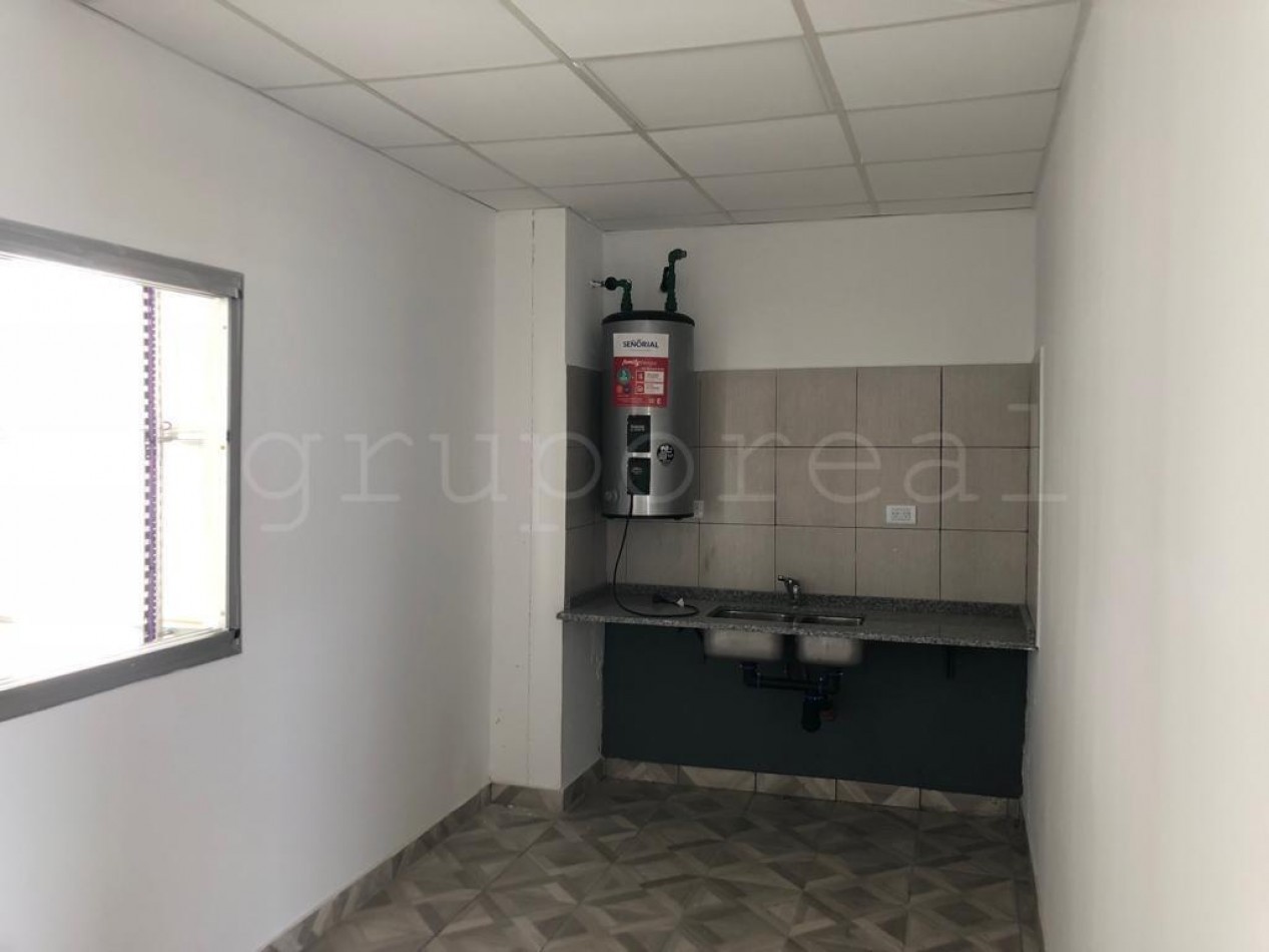 POLO INDUSTRIAL EZEIZA - Nave Industrial 3000 m2 con oficinas 
