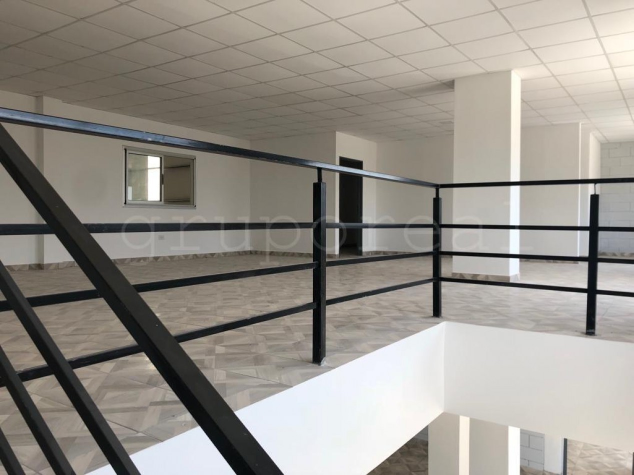 POLO INDUSTRIAL EZEIZA - Nave Industrial 3000 m2 con oficinas 