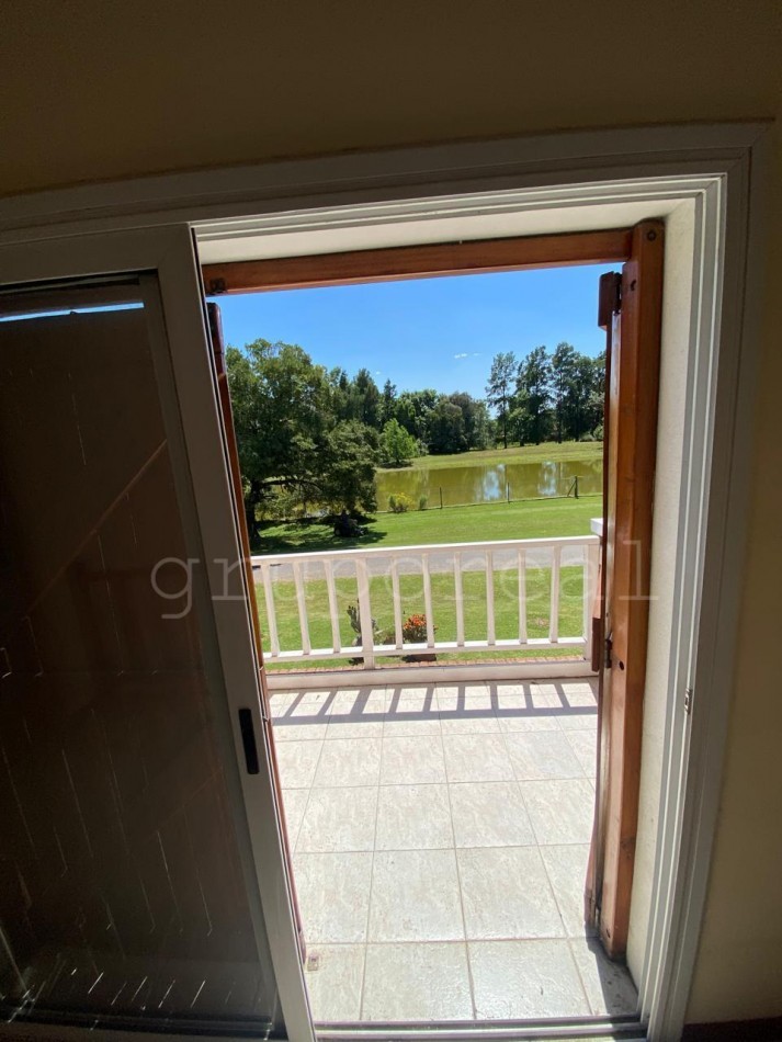 EL OMBU -  Casa 4 dormitorios sobre gran lote con hermosa vistas a la laguna