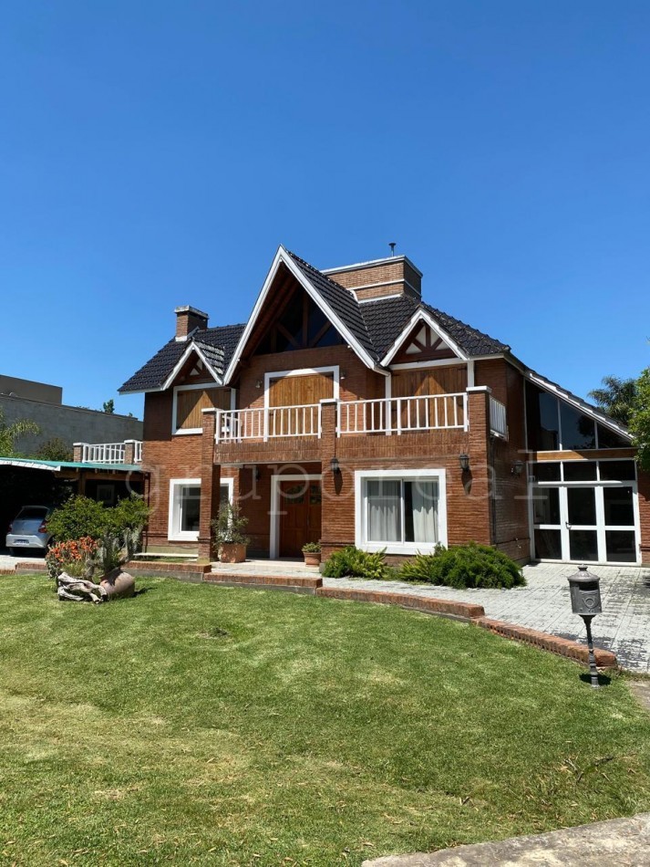 EL OMBU -  Casa 4 dormitorios sobre gran lote con hermosa vistas a la laguna