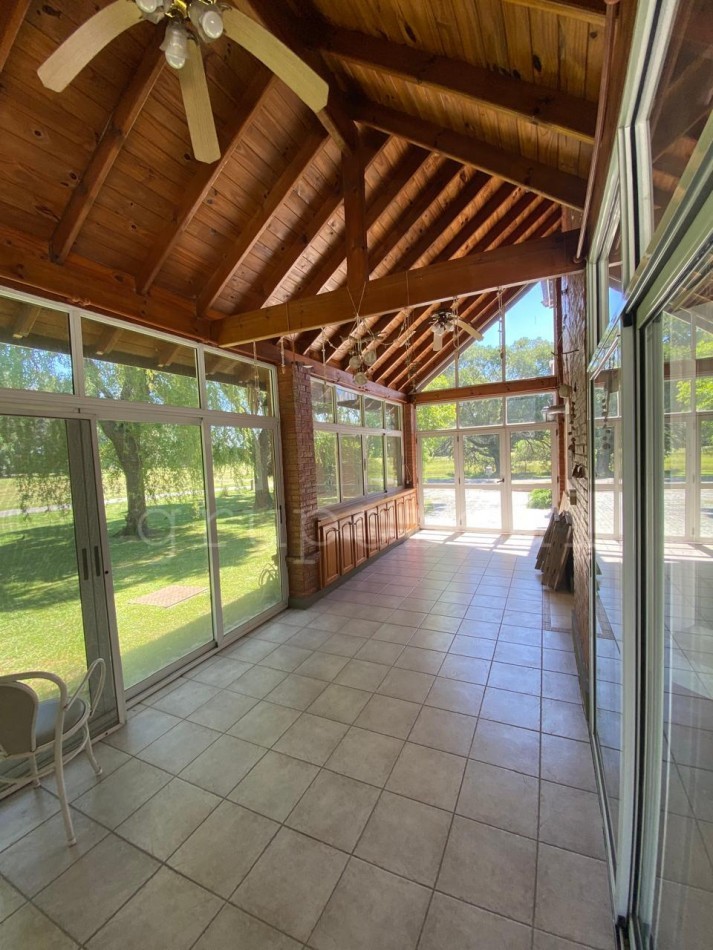 EL OMBU -  Casa 4 dormitorios sobre gran lote con hermosa vistas a la laguna