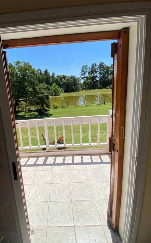 EL OMBU -  Casa 4 dormitorios sobre gran lote con hermosa vistas a la laguna