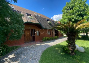 EL OMBU - 5 dormitorios sobre lote con hermosa vista al golf