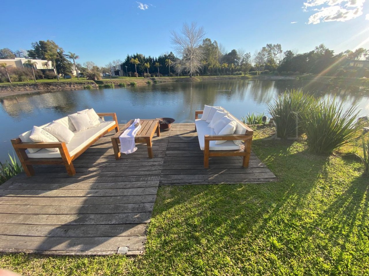 TERRALAGOS - Moderna residencia con fondo a la laguna 