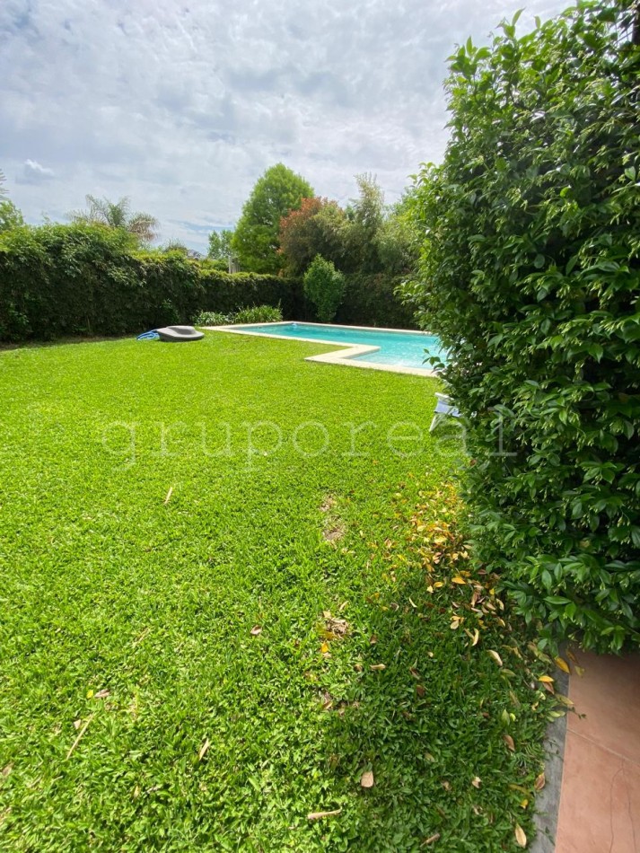 VENTA EL ROCIO - TRES DORMITORIOS CON PILETA