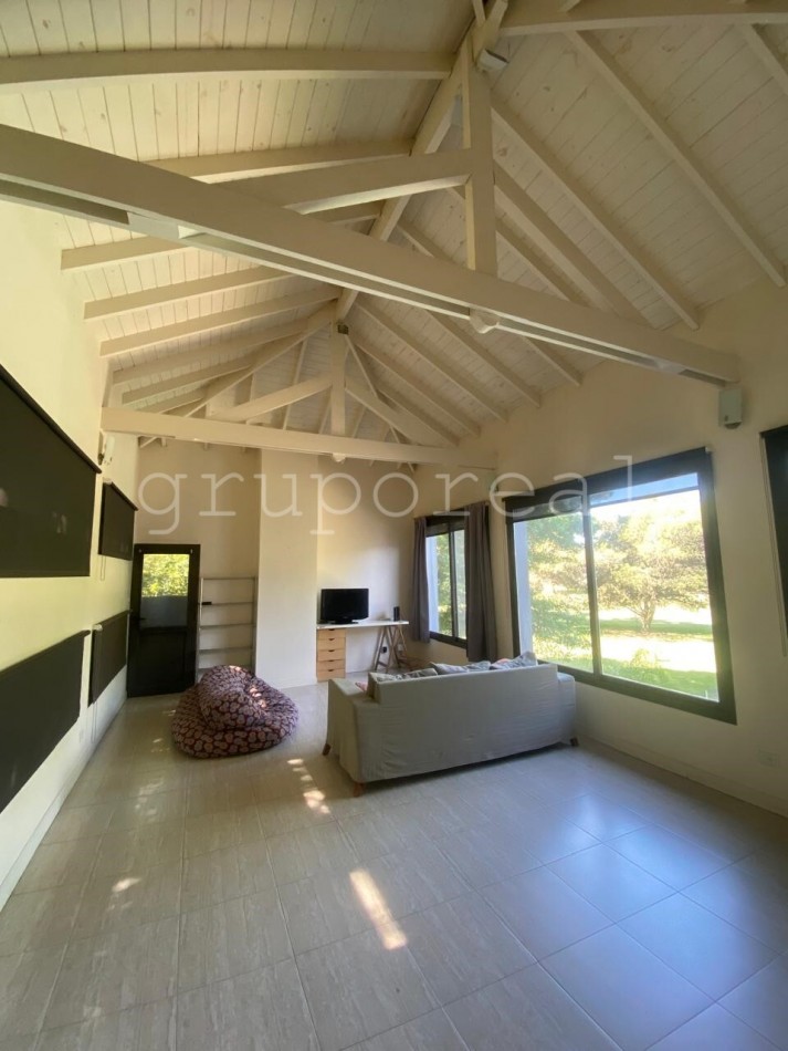 EL OMBU -  Casa sobre lote al golf con 3 dormitorios , gran playroom 