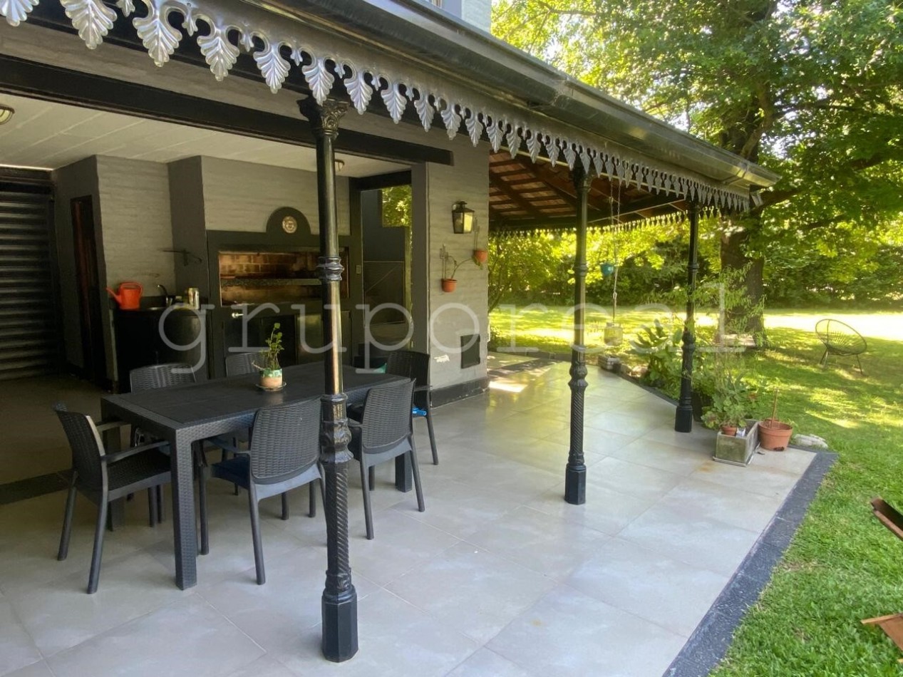 EL OMBU -  Casa sobre lote al golf con 3 dormitorios , gran playroom 