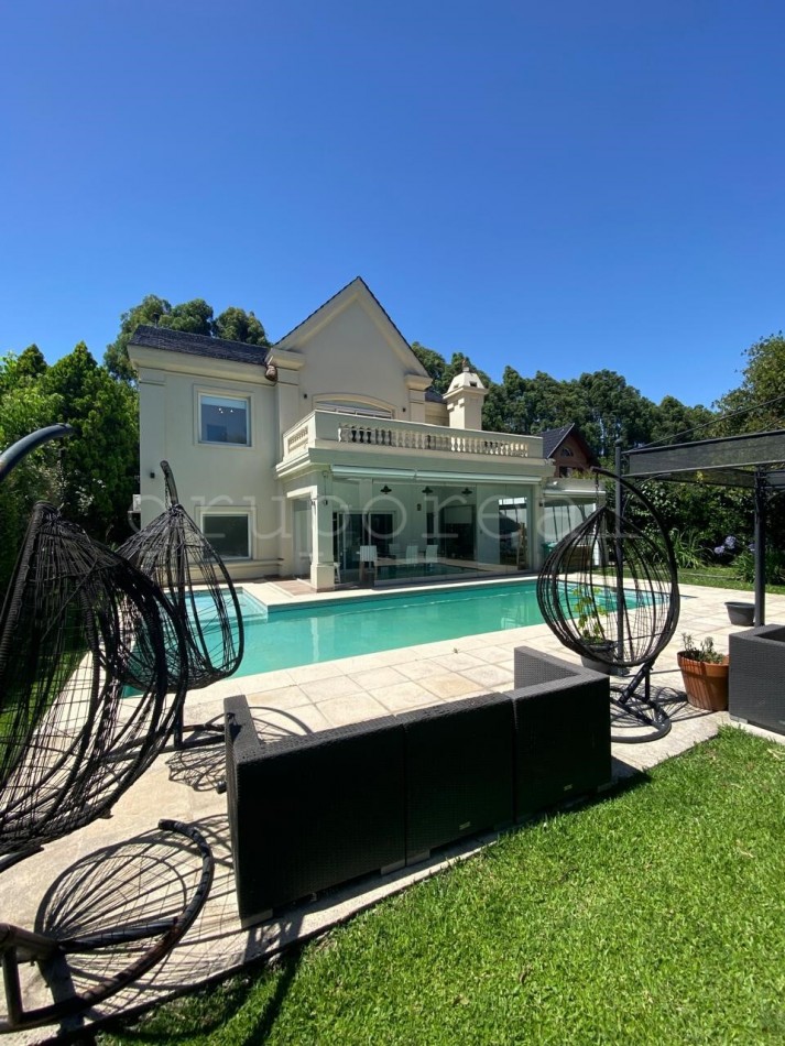 SOLAR DEL BOSQUE - 5 Dormitorios - Construccion Y Terminaciones Premium