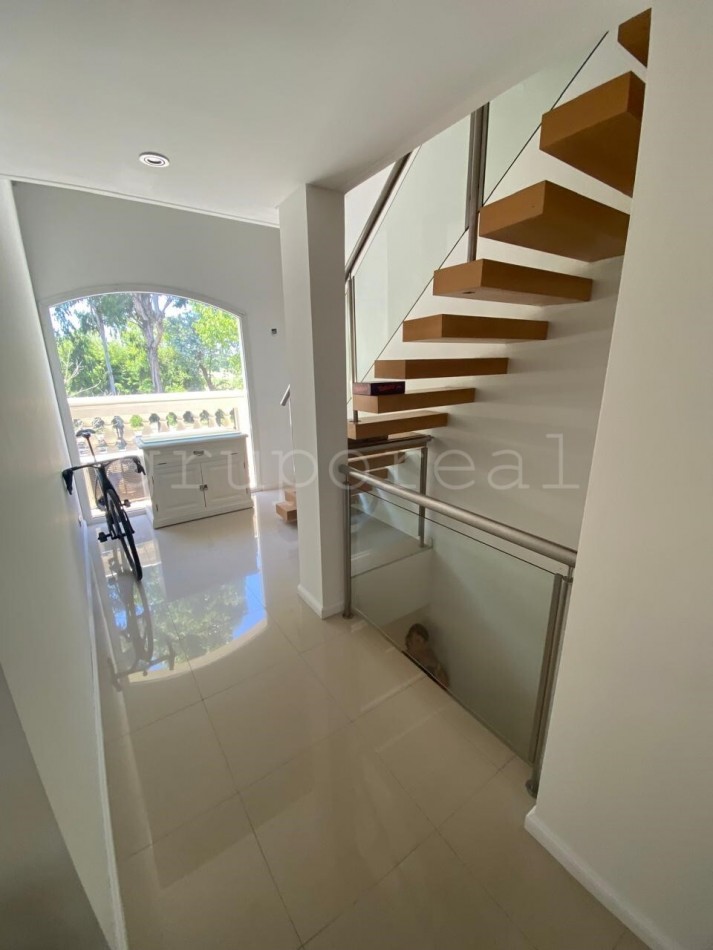 SOLAR DEL BOSQUE - 5 Dormitorios - Construccion Y Terminaciones Premium