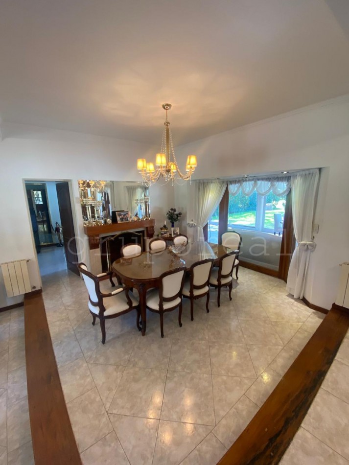 EL OMBU - Residencia a la Venta sobre gran lote al golf