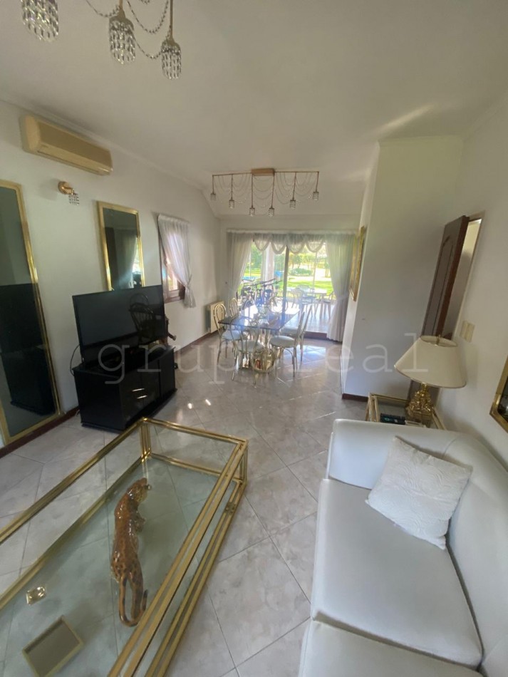EL OMBU - Residencia a la Venta sobre gran lote al golf