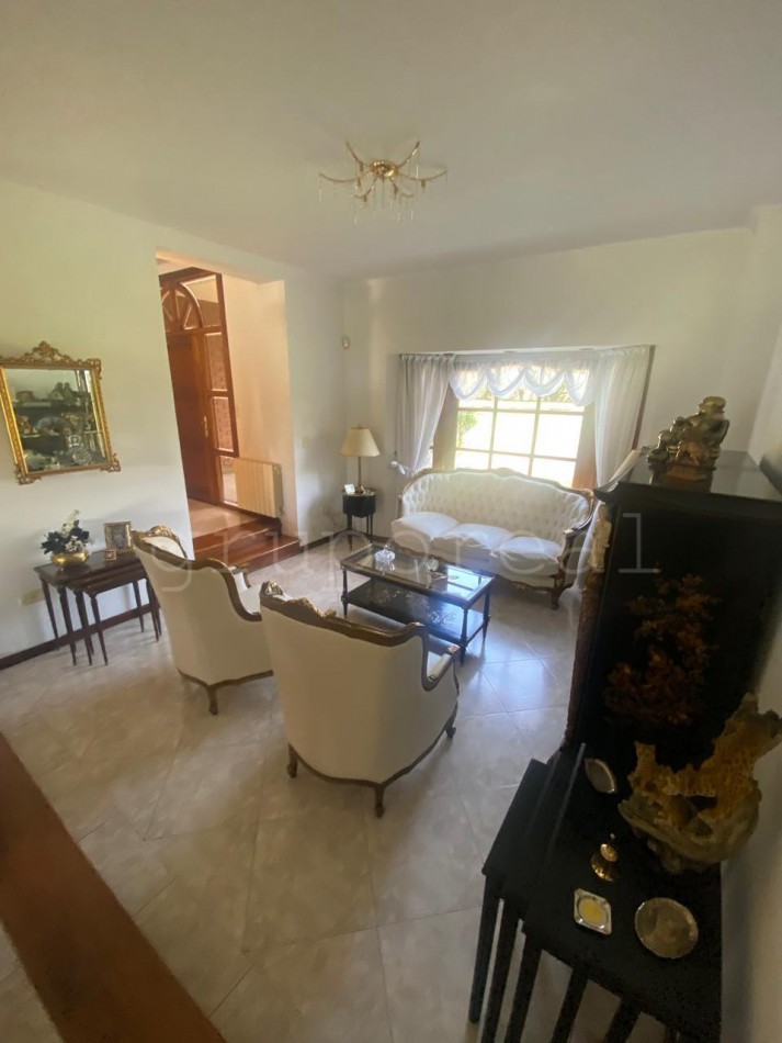 EL OMBU - Residencia a la Venta sobre gran lote al golf