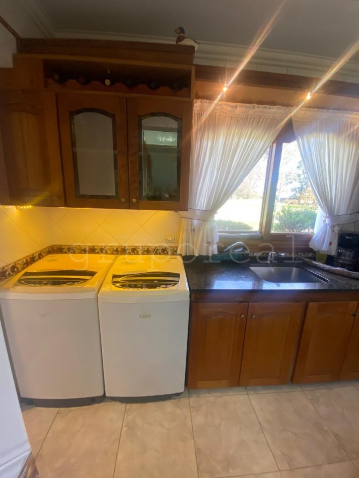 EL OMBU - Residencia a la Venta sobre gran lote al golf