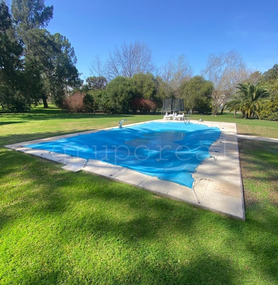 EL OMBU - Residencia a la Venta sobre gran lote al golf