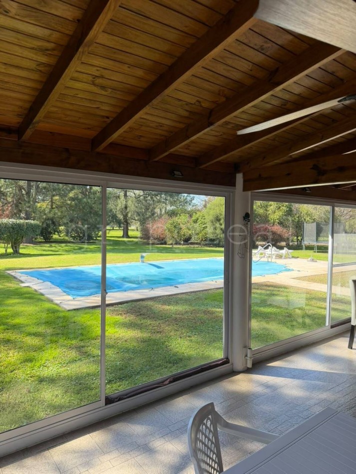 EL OMBU - Residencia a la Venta sobre gran lote al golf
