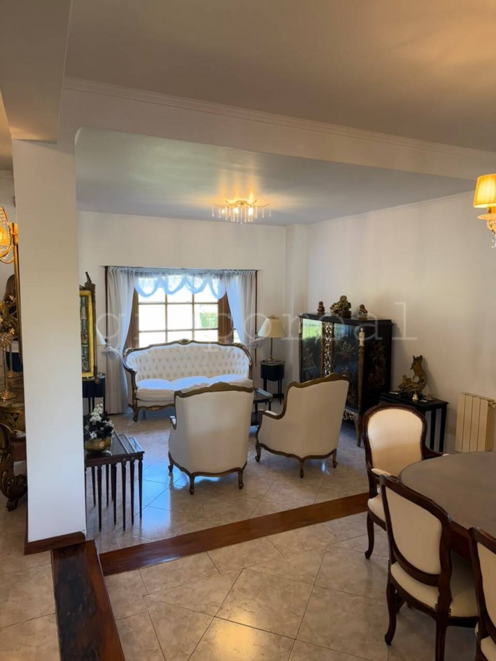EL OMBU - Residencia a la Venta sobre gran lote al golf