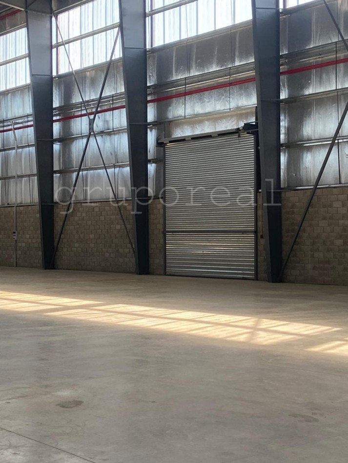POLO INDUSTRIAL SPEGAZZINI - Nave 3000 m2 cubiertos