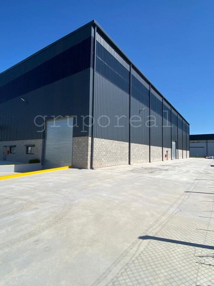 POLO INDUSTRIAL SPEGAZZINI - Nave 3000 m2 cubiertos