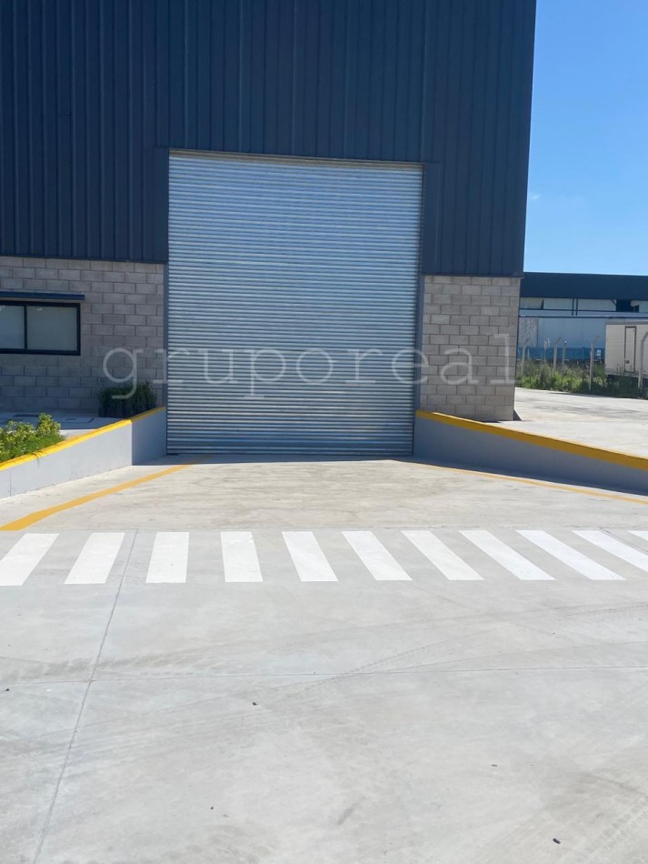 POLO INDUSTRIAL SPEGAZZINI - Nave 3000 m2 cubiertos