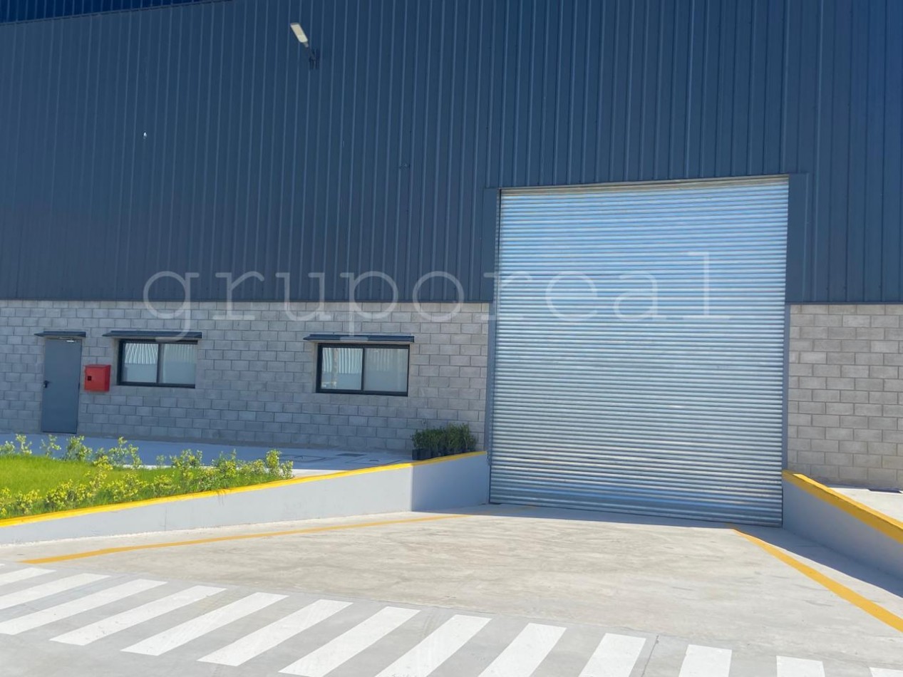 POLO INDUSTRIAL SPEGAZZINI - Nave 3000 m2 cubiertos