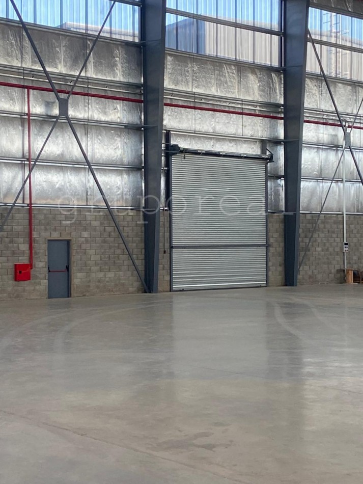 POLO INDUSTRIAL SPEGAZZINI - Nave 3000 m2 cubiertos