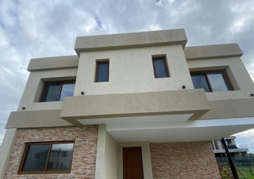 CANNING CHICO - Casa a estrenar con 3 suites + dormitorio en Planta Baja